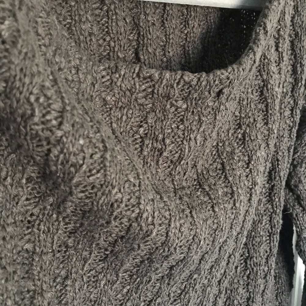Cropped Sweater - Picture 4 of 4